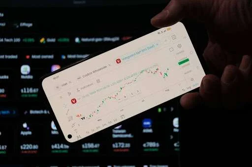 Trader using forex signals for smarter trading.