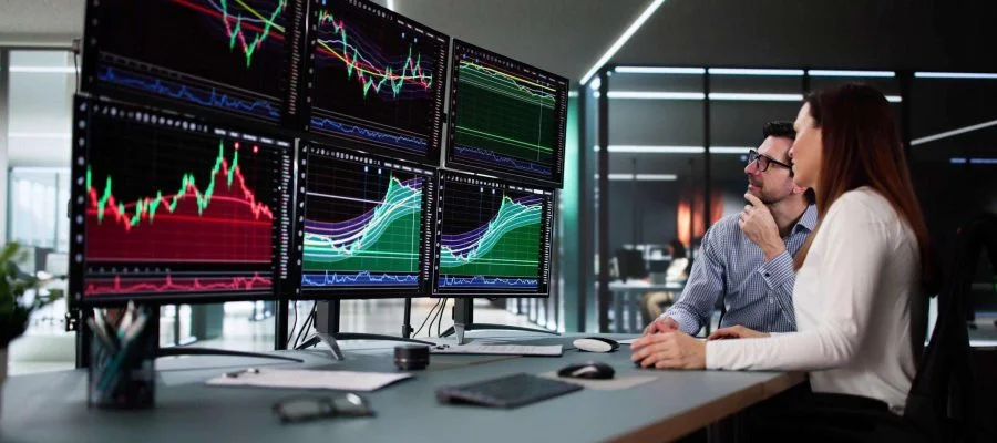 Gold and silver COMEX trading analysis.