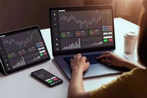 COMEX gold and silver market trading analysis.